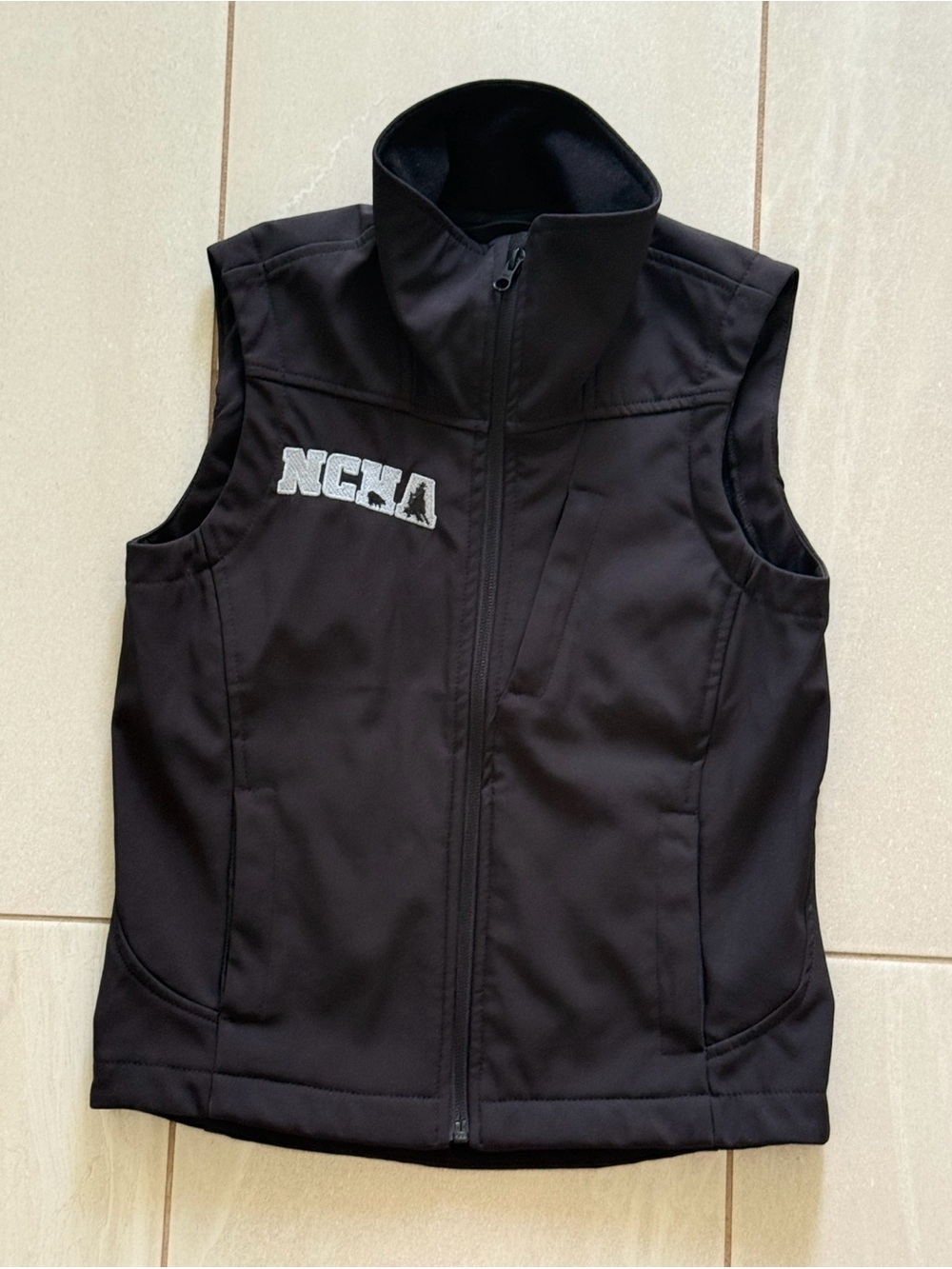 Tioga Territory Youth L 7 NCHA Black Soft Shell Fleece Lined Vest